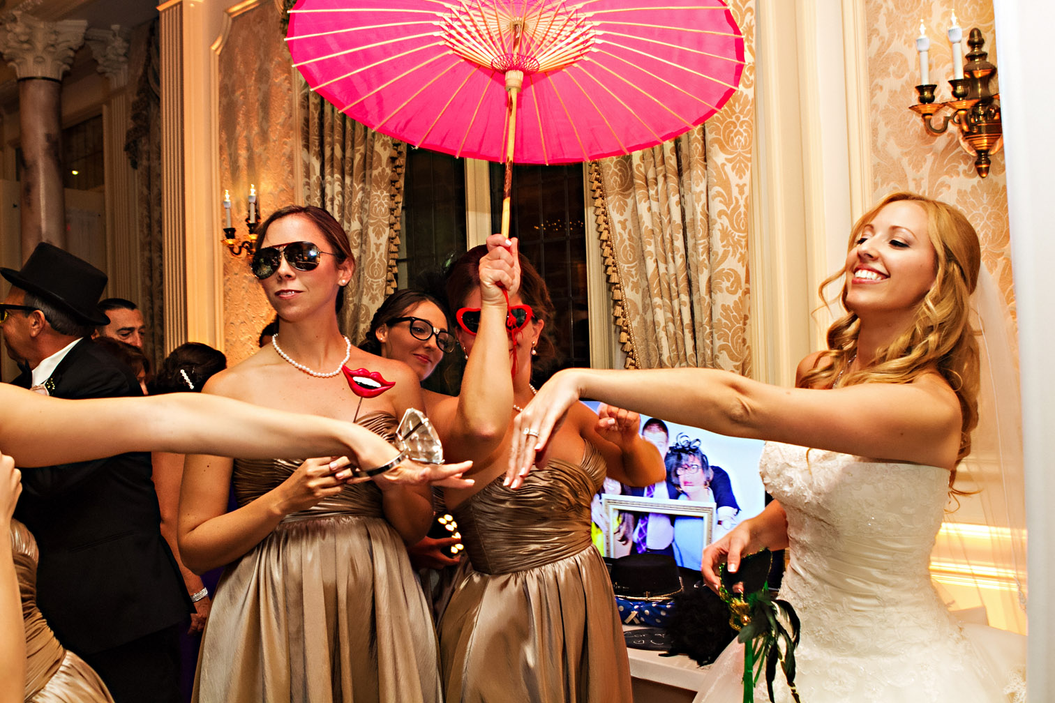  Photo Booth Trends And Tips For Weddings And Parties Wedding 